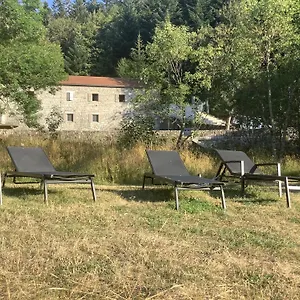 gite-en-ardche-en-face-de-la-rivire.hotels-rhonealpes.com/